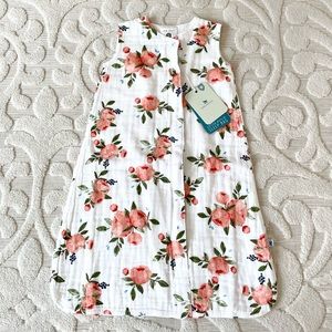 Little Unicorn watercolor roses sleep bag small NWT!